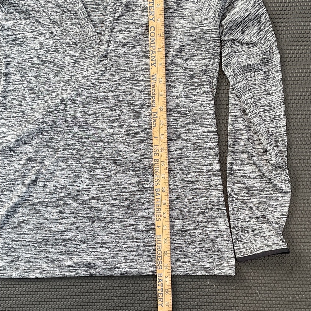Under Armour Heathered Gray Hooded Athletic Top - Picture 3 of 7